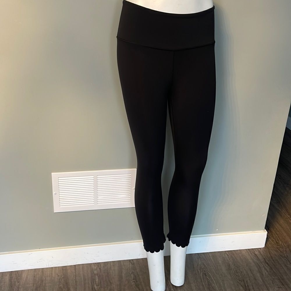 Kate Spade Scalloped Matching Sports Bra and Capris